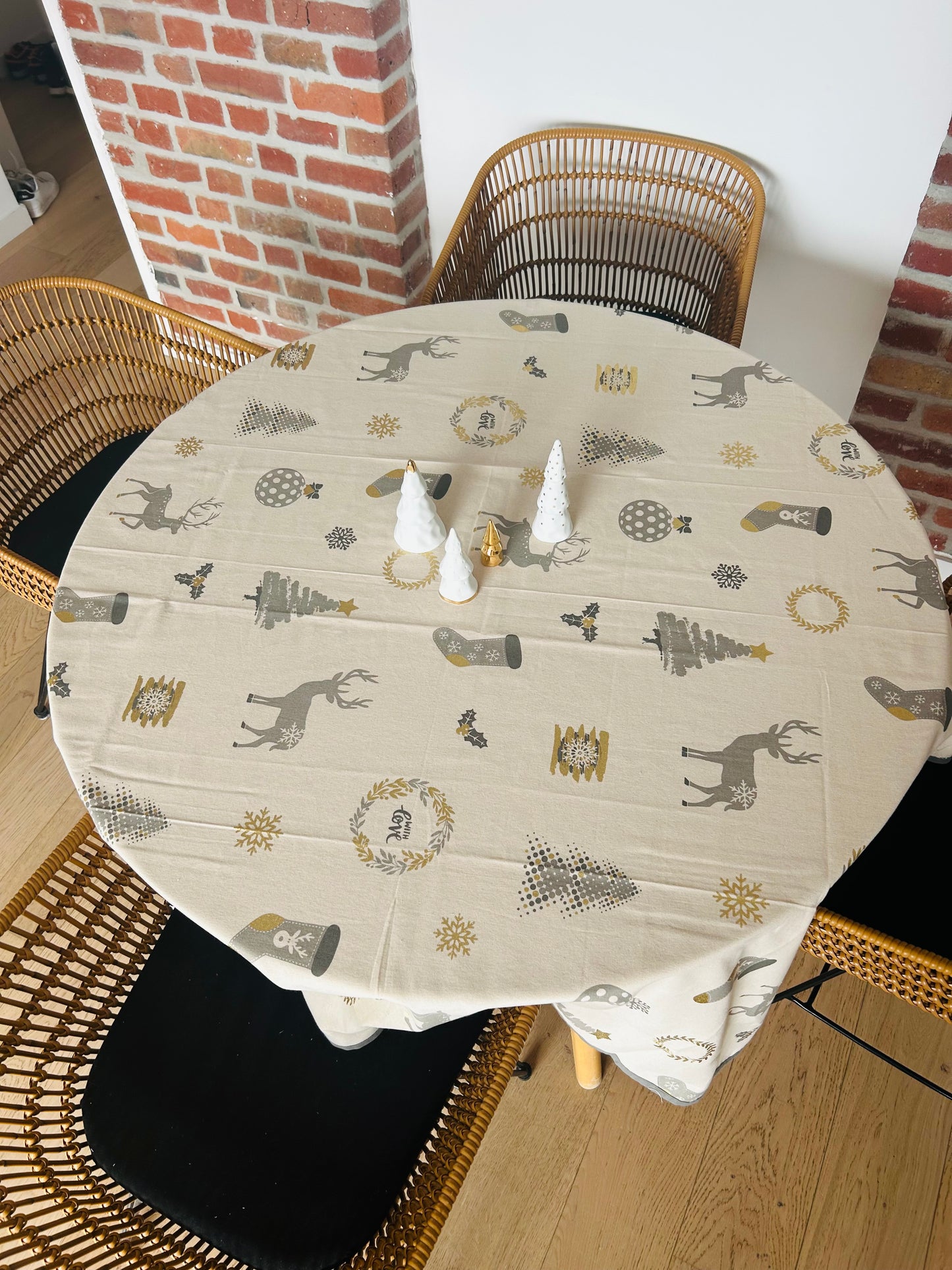 Nappe de Noël « sapin » carrée de 150 x 150 cm