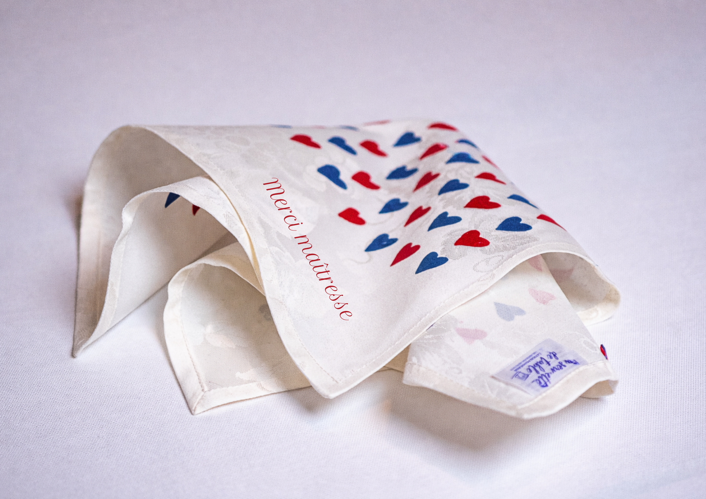 La serviette de table brodée "Merci maîtresse"