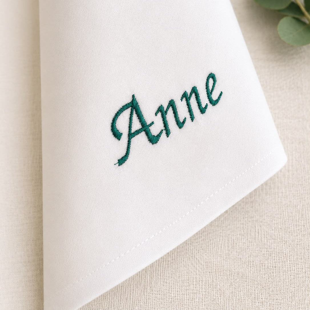 Embroidered cloth napkin with name | The Napkin