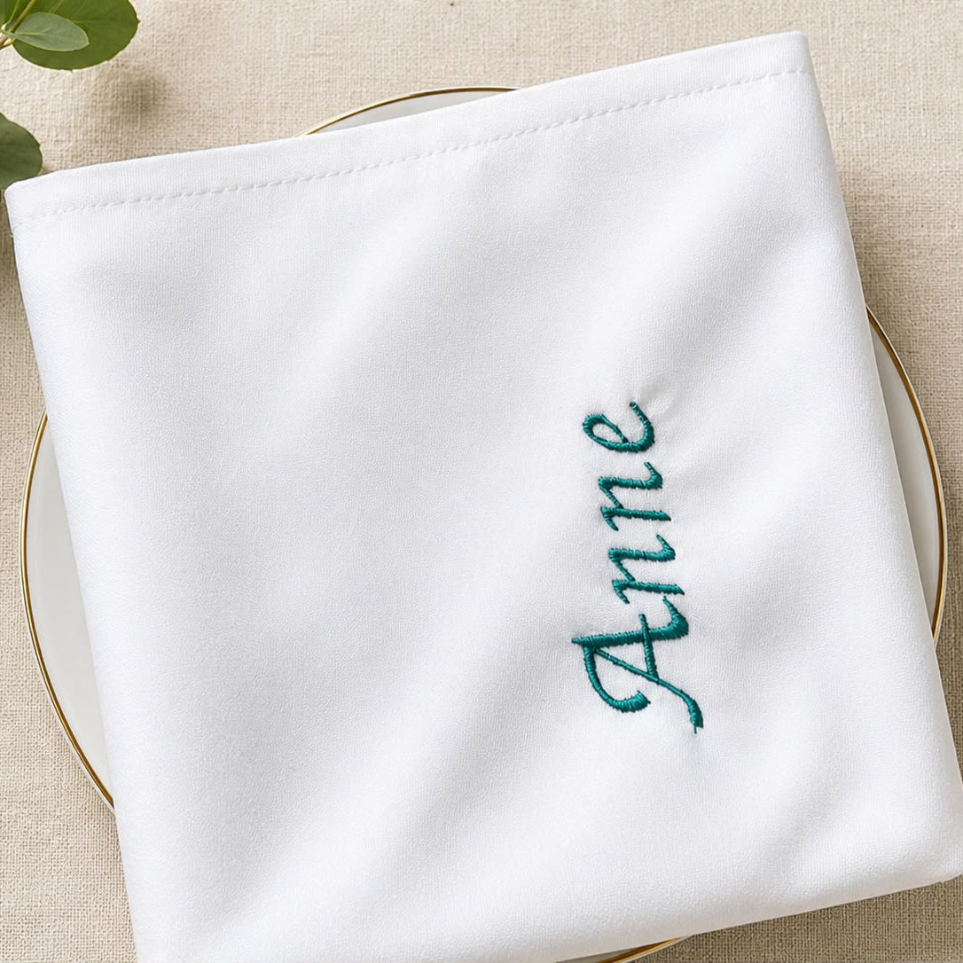 Embroidered cloth napkin with name | The Napkin
