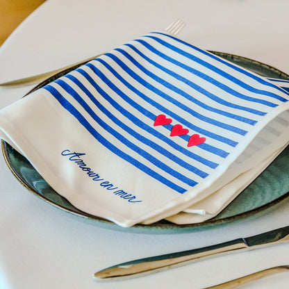 La serviette de table en tissu fabriquée en France aux motifs marins